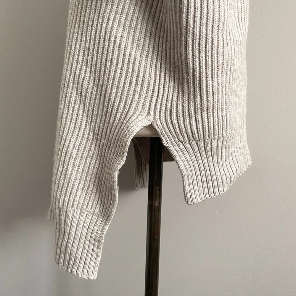 Aritzia Wilfred Wool Turtleneck Lin Sweater​ - Large, 100% Wool - Picture 7 of 13